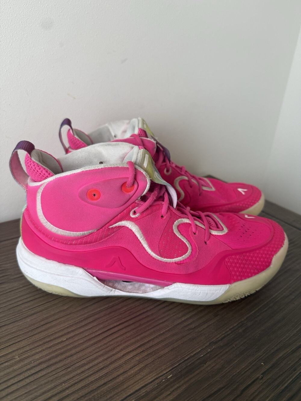 Avoli Mid Pink Glow Volleyball Shoes Womens Size 9 Court Sneakers Athletic